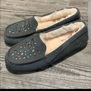 Ansley Ugg slippers size 9 ladies  just got to big